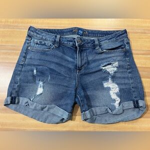Arizona Distressed cuffed short